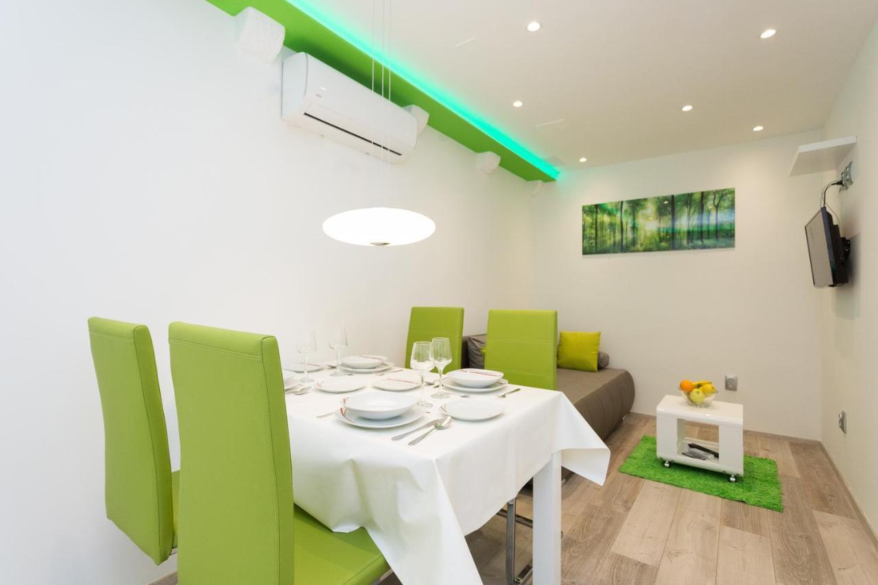 Purple & Apple Green Apartment Split Exterior photo